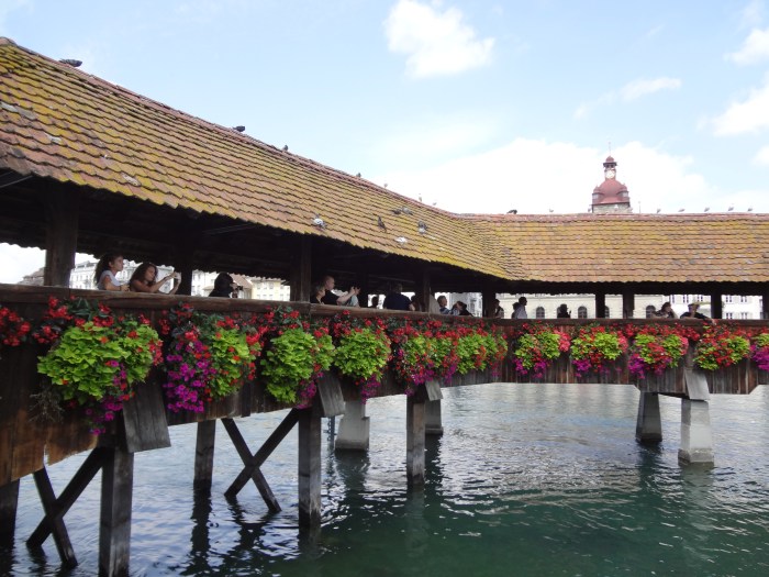 How beautiful is this bridge? 
